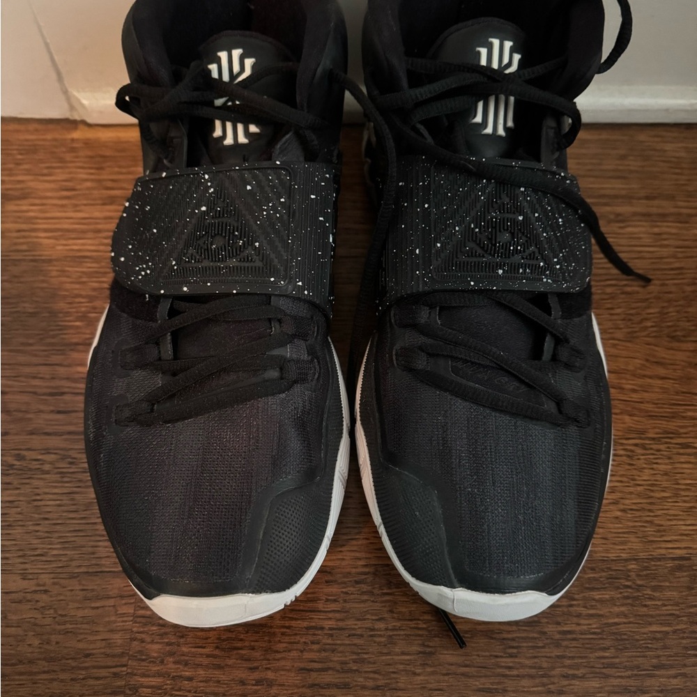 Nike Black Kyrie size 12